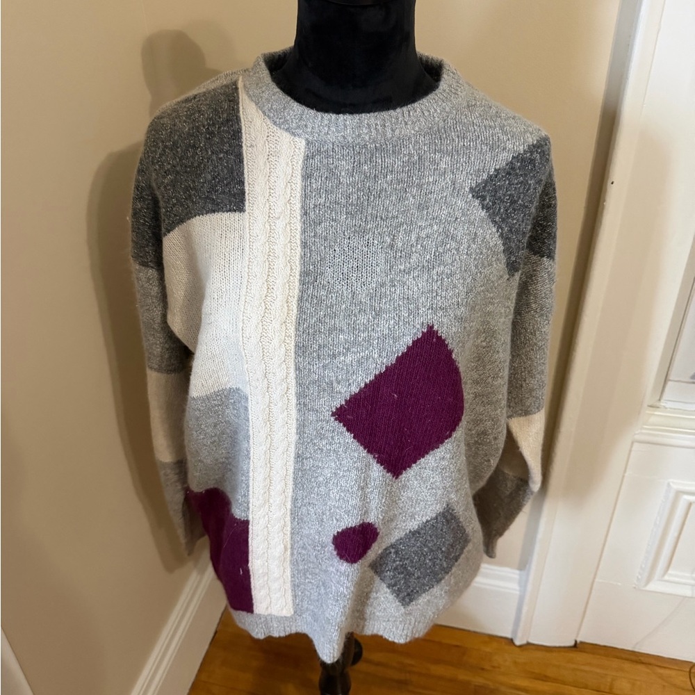 Premier Women's Gray and Burgundy Sweater